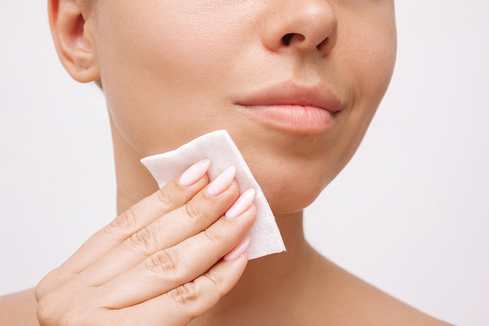 Facial Cleansing Wipes: Stay Clean and Fresh on the Go